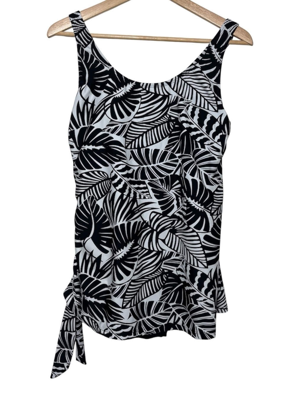 Shore Shapes Swimwear Bathing Suit Swimsuit 12 One Piece Black White Slimming